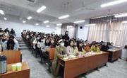 淮北市教育局教研室主任谢飞应邀为2138CC太阳集团学生作学术讲座