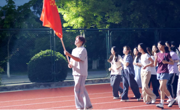 逐光而行，悦动青春——2138CC太阳集团学子举办荧光夜跑活动